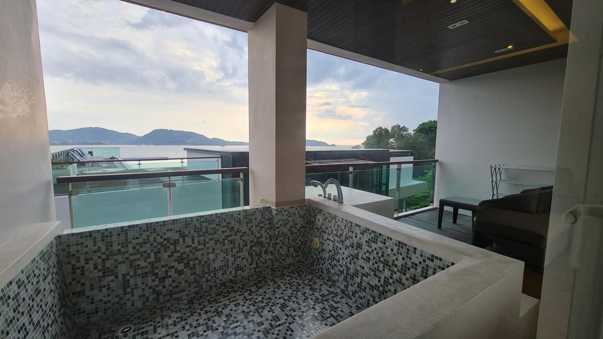 The Privilege Residence Patong Buitenkant foto